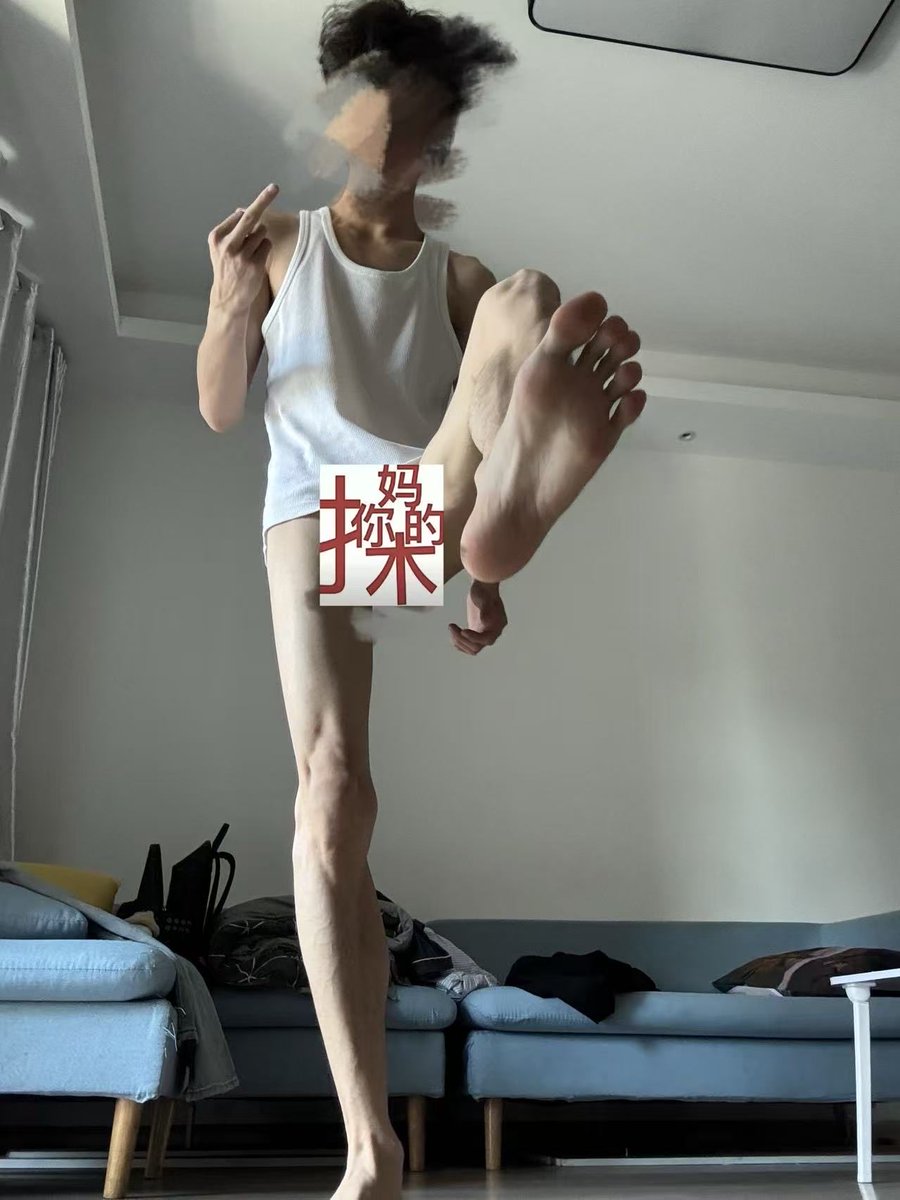 Monitor0s's tweet photo. 来骚货 盯着你爹的脚底板发骚 看着你爹竖起来的的中指翻白眼😈
#0s #男大 #无脑贱狗 #gooner https://t.co/6dX1zDussw