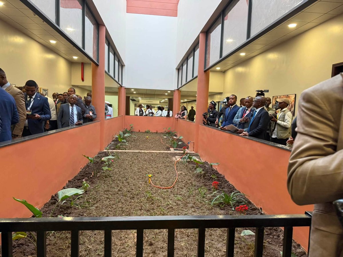 MTPRDC's tweet photo. EN IMAGES | Deux ans de travaux auront suffi pour doter le Haut-Katanga d'un nouveau Palais de Justice, inauguré hier par le Président de la République, Félix Tshisekedi. Une étape importante pour la justice congolaise.🇨🇩👏 https://t.co/LTTAQAnvu7
