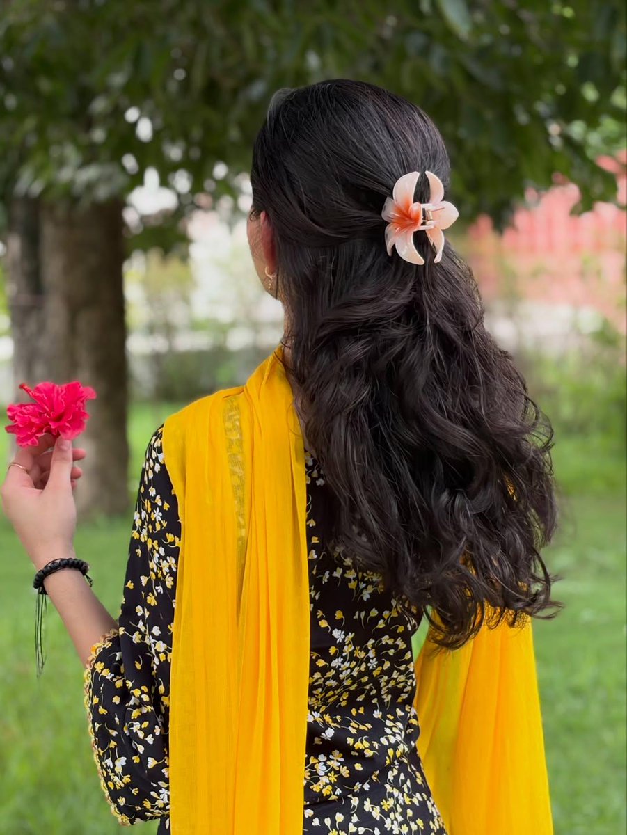 SimranMina's tweet photo. 🥰इश्क किसी से करना है तो बेहद करना चाहिए, क्योंकि हदें तो सरहदों की होती हैं, दिलों की नहीं।🥰🥰 https://t.co/A3XO9tTwxl