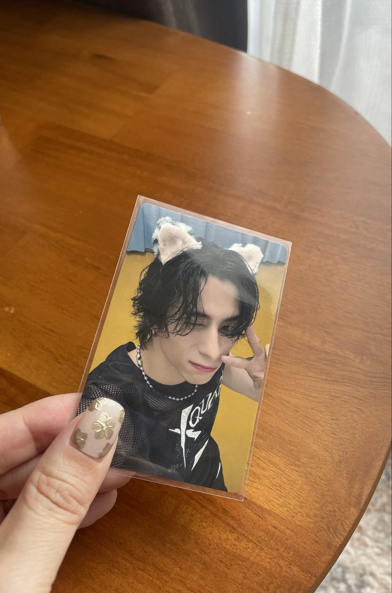 konpika3's tweet photo. なかなかのお値段でずっと迷ってた西にゃんのトレカが本日届いた👾🖤
このタイミングで、って思ったけどかわいい https://t.co/CQtbTzZjax