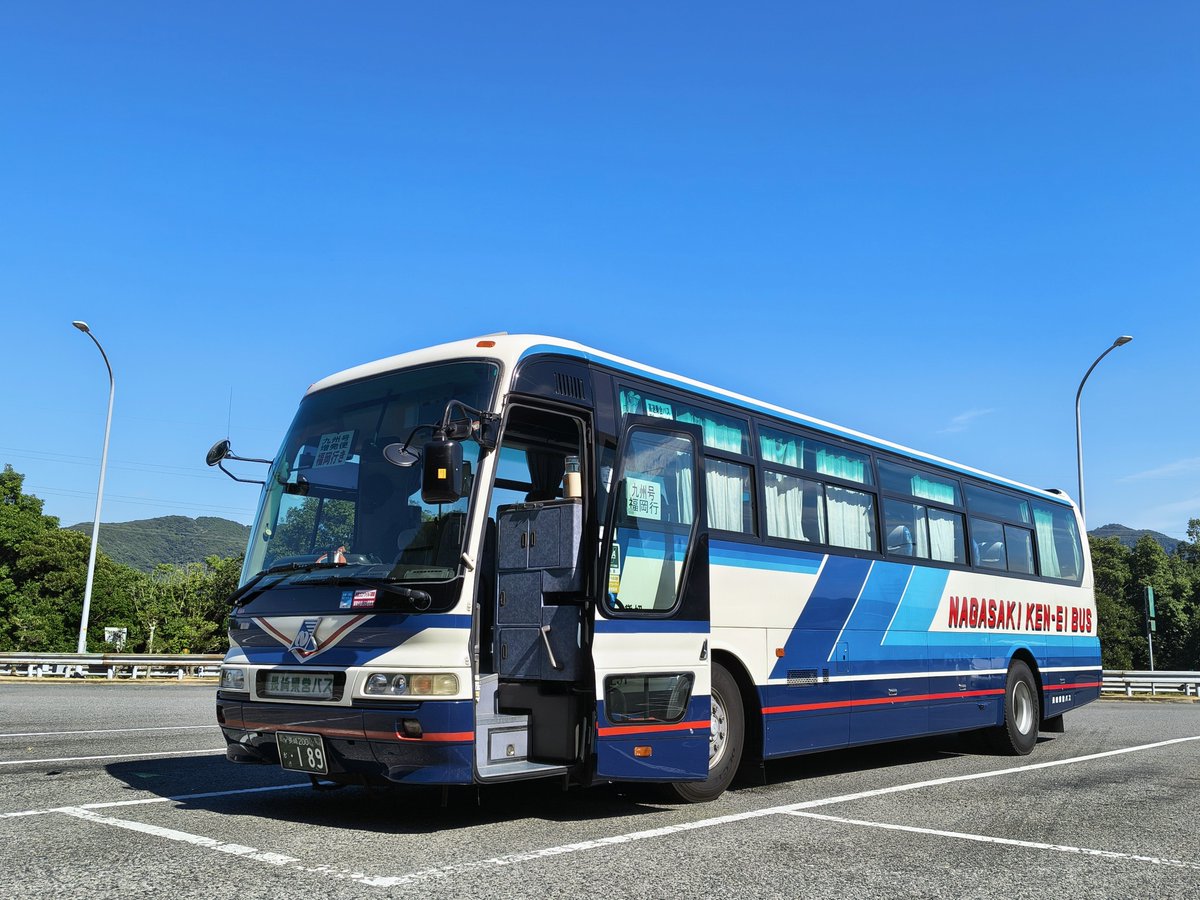 ikedon9450's tweet photo. 先週に続き、長崎県営バス運行の九州号続行便に乗車！エアロだと4E52と6E51に乗ることが多いので、今回4E51は久しぶりでした😊乗り心地サイコー♪ https://t.co/Y1s97IeJI9