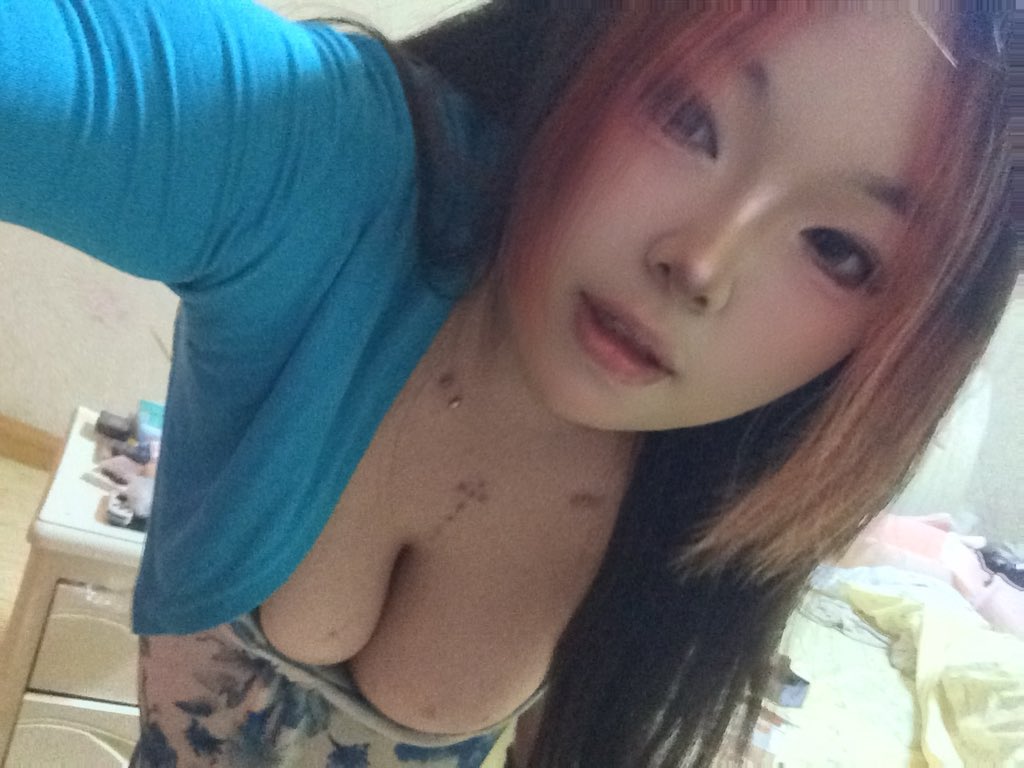Aqq6667's tweet photo. 高中就玩成这样是不是没有回头路了 #露出 #母狗 #女高 https://t.co/EFCwc6ah4Z