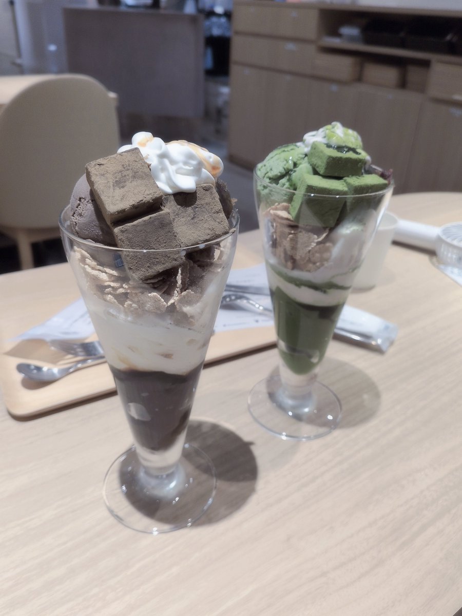 MIT_official217's tweet photo. ほうじ茶パフェほんとうに美味しかった❕😋

みんなの好きなお茶はなーに?? 🍵*ﾟ  
良かったら教えて欲しいな🫶🏻︎🍥🫧 https://t.co/RFALRY4GWZ