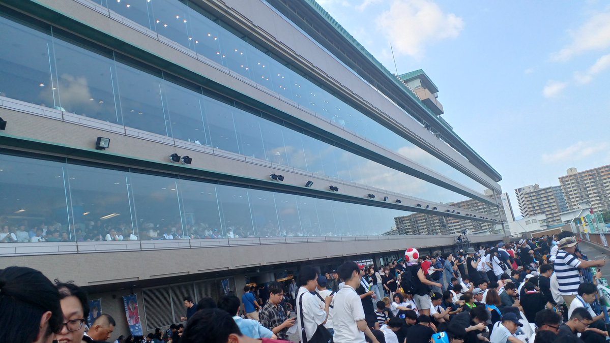 C01DGJQ9f6pdW4U's tweet photo. @xxchiichaaan レースを待つボートレースファン
11R発売締切5分前🙇 https://t.co/hYbOXSryGj
