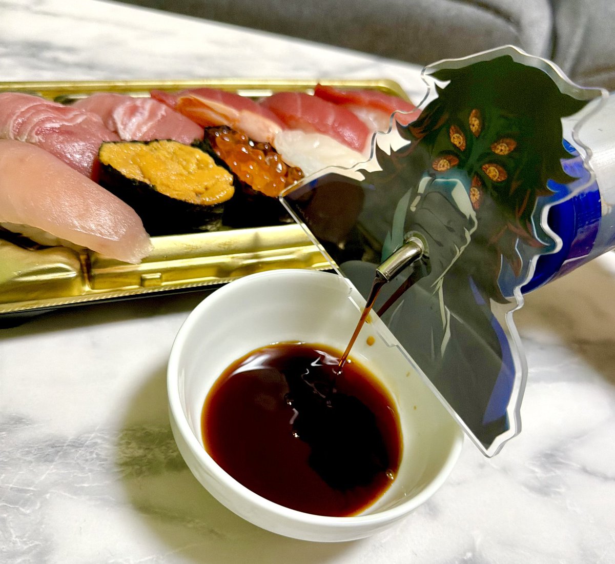 okyaaaaaan's tweet photo. 黒死牟の醤油差し https://t.co/5uI5Yt7OiY