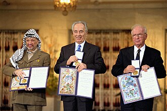 mariobianchi18's tweet photo. Il #2agosto 1923 nasceva #ShimonPeres. Leader del partito laburista israeliano e primo ministro. Dal 2007 al 2014 9° Presidente dello Stato di Israele. Per aver lavorato al riconoscimento reciproco di Israele e OLP nel 1994 ha ricevuto con #Rabin e #Arafat, il Nobel per la pace. https://t.co/3sLSkXFujt