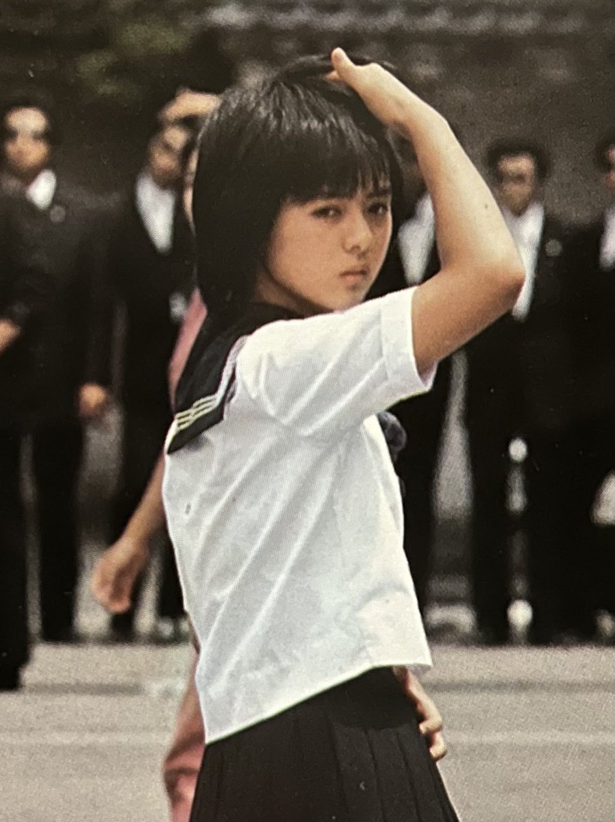 72Okubo's tweet photo. 今日の現場は角川映画祭　名古屋

45年前の薬師丸ひろ子さんに会いたくて🥰

暴走族シーンで突然涙が溢れて😭

「組長の質問に答えよ。100字以内で！」

理由なん���ないよ。
45年前の少年の気持ちに戻れました🥹

#角川映画祭 
#セーラー服と機関銃 
#星泉 
#17歳の薬師丸ひろ子さん https://t.co/wg98RQmPel