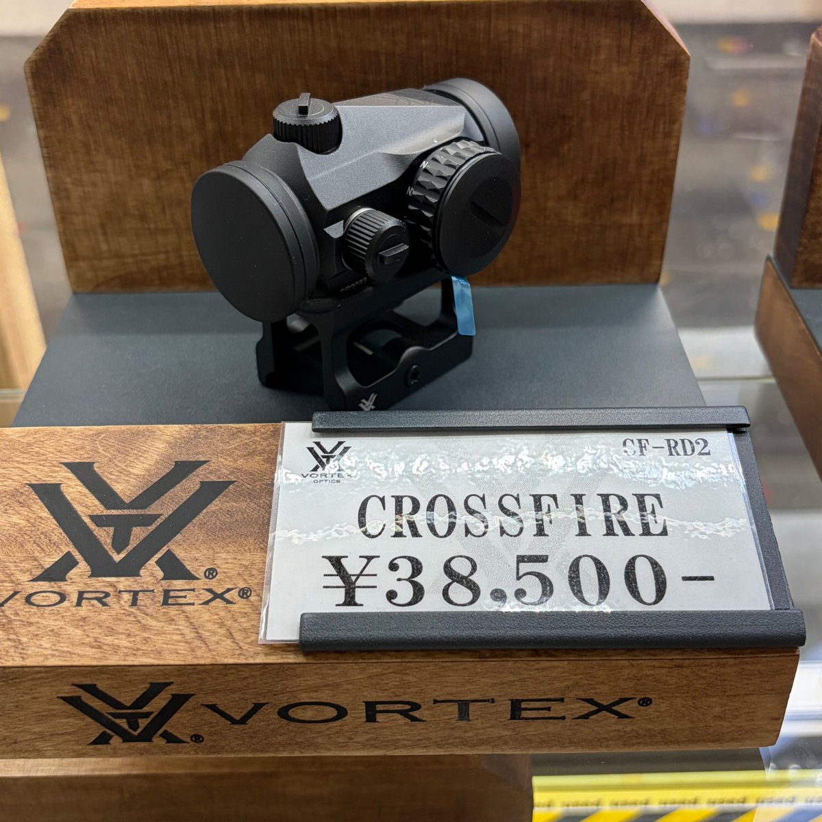 liberator8127's tweet photo. 🔴 VORTEX Crossfire Red Dot
「初めての実銃対応ドットサイト、何を選べばいい?」そんな方におすすめしたい定番モデル。
クリアなレンズとシャープなドットで狙いやすく、コンパクトながら素早いサイティングをサポート。
シンプルな操作性で幅広く支持されています!
#LIBERATOR https://t.co/OoAjdhiEeE