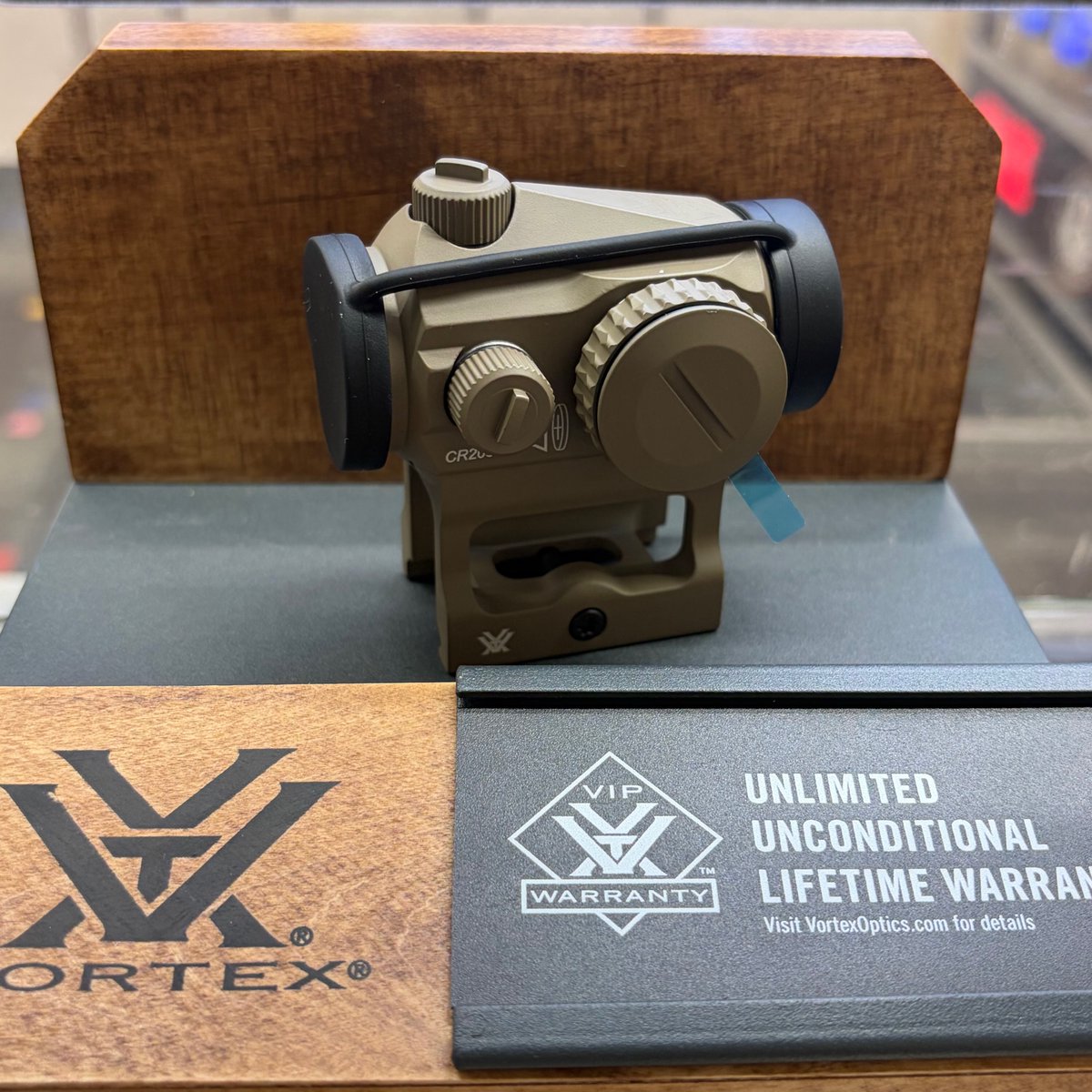 liberator8127's tweet photo. 🔴 VORTEX Crossfire Red Dot
「初めての実銃対応ドットサイト、何を選べばいい?」そんな方におすすめしたい定番モデル。
クリアなレンズとシャープなドットで狙いやすく、コンパクトながら素早いサイティングをサポート。
シンプルな操作性で幅広く支持されています!
#LIBERATOR https://t.co/OoAjdhiEeE