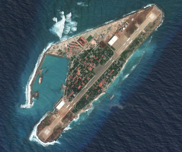 MappedOut2025's tweet photo. Multiple nations are fighting over the Spratly Islands by physically building brand new land. They are dredging up sand from the ocean floor, pouring it onto underwater coral reefs, and building concrete military runways out of nowhere to claim maritime territory https://t.co/Pl7hNTySjx