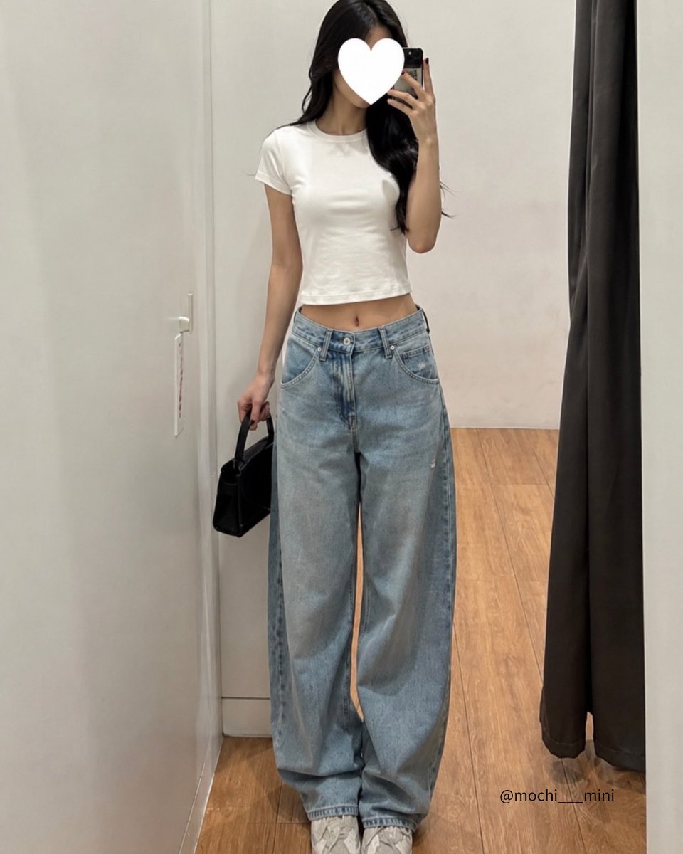 mochi___mini's tweet photo. UNIQLOのこれは骨ウェ救済デニム✌🏻🤍
体型盛れるし型崩れしない。全員買ってください https://t.co/zH6DjfzDMF
