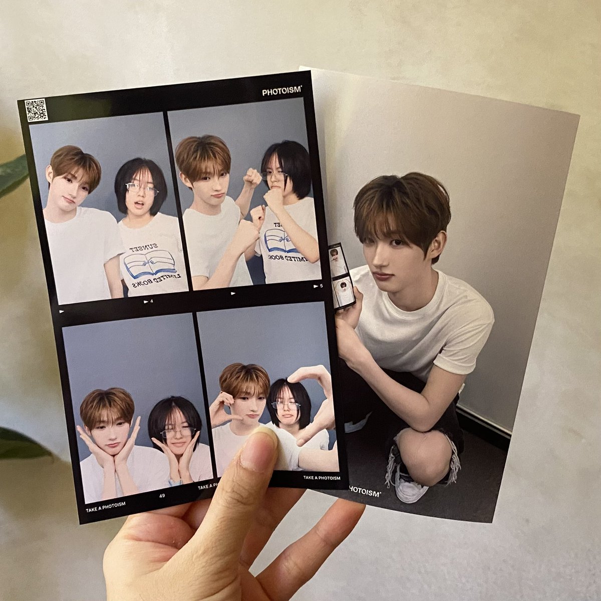 dnjuNET's tweet photo. a day w 희주..⋆

@photoism_kr @idntt_cosmo 
#반팔입고나와 #포토이즘 #PHOTOISM https://t.co/lzaO8lfUEG
