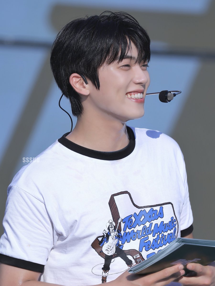UYUHYO803's tweet photo. 260801 서울랜드
🍋 🧊 🍋 🧊

#민균 #MINKYUN
#온앤오프 #ONF https://t.co/QqmEvjxH5d