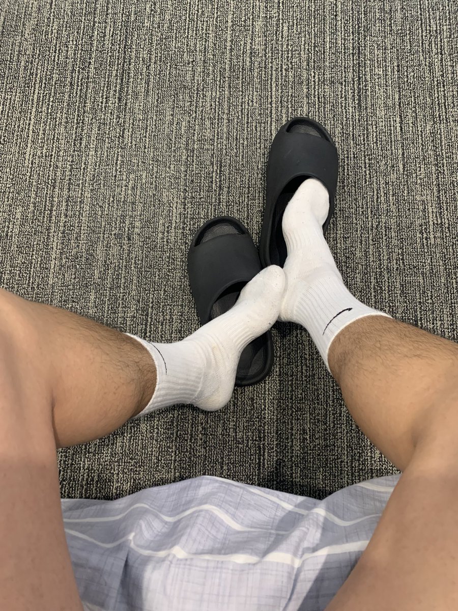 jamesd696969's tweet photo. 🧦 after 10km run https://t.co/tZ5O8GjDEC