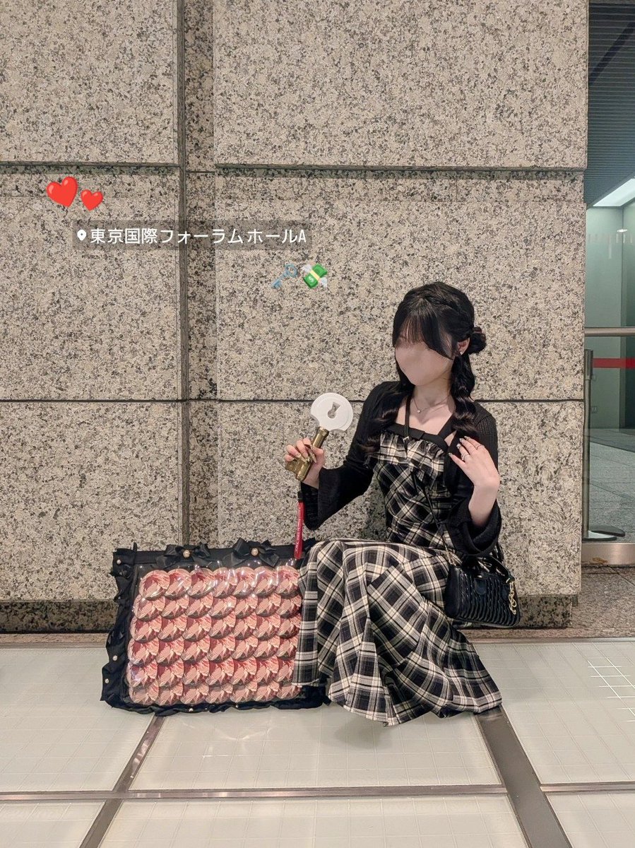lrm04__'s tweet photo. 人生で最高の思い出です！！！！！
一生の宝物をありがとう。

#ローレン_1stライブ https://t.co/DDBhjHwAwa