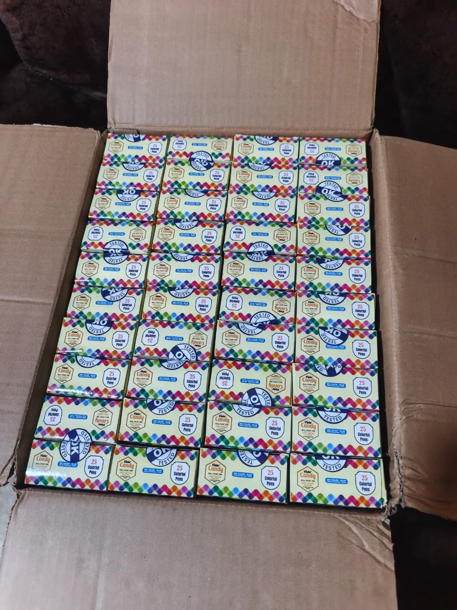 sepiarunner24's tweet photo. Our campaign is called One Book, One Pen for a reason! 😊
These and other stocks will be delivered out to schools in time for the new term ensuring that all pupils have the opportunity to learn regardless of background. Thanks to everyone who donated to our LM fundraiser 😊 https://t.co/o1QbqCAZkc