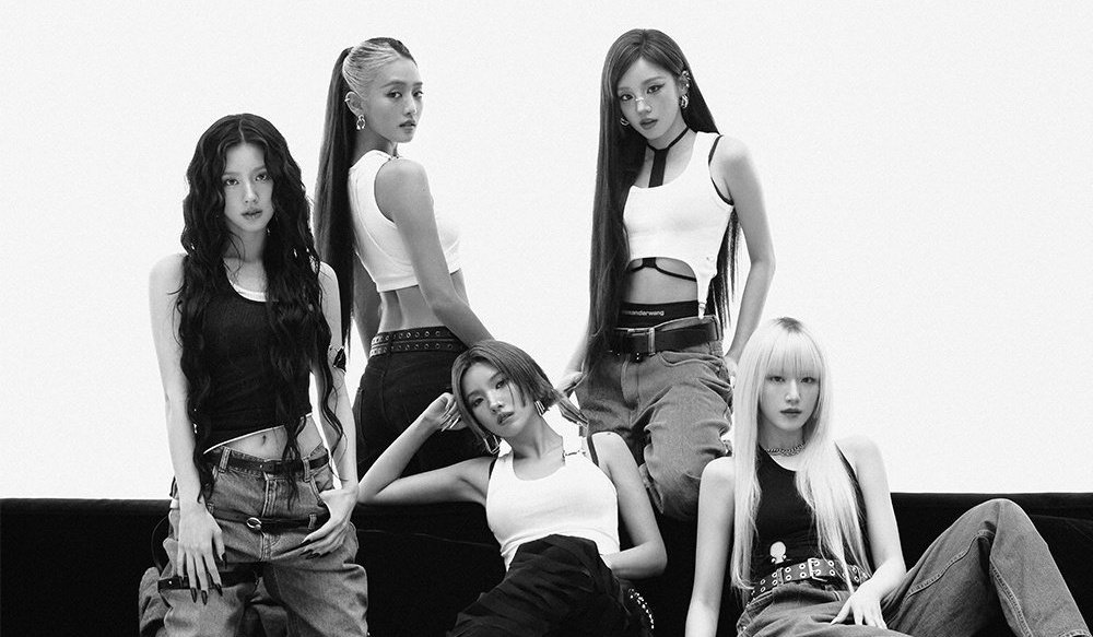 chartsidle's tweet photo. Best-selling K-Pop songs in China this year:

#1. “Mono” by i-dle — 254,147
#2. “WDA (Whole Different Animal)” by aespa and G-DRAGON — 245,879
#3. “Less than a Lover” by JENNIE — 210,726
#4. “Crow” by i-dle — 70,581
#5. “Come Over” by BTS — 39,054 https://t.co/muv6JeAEv1