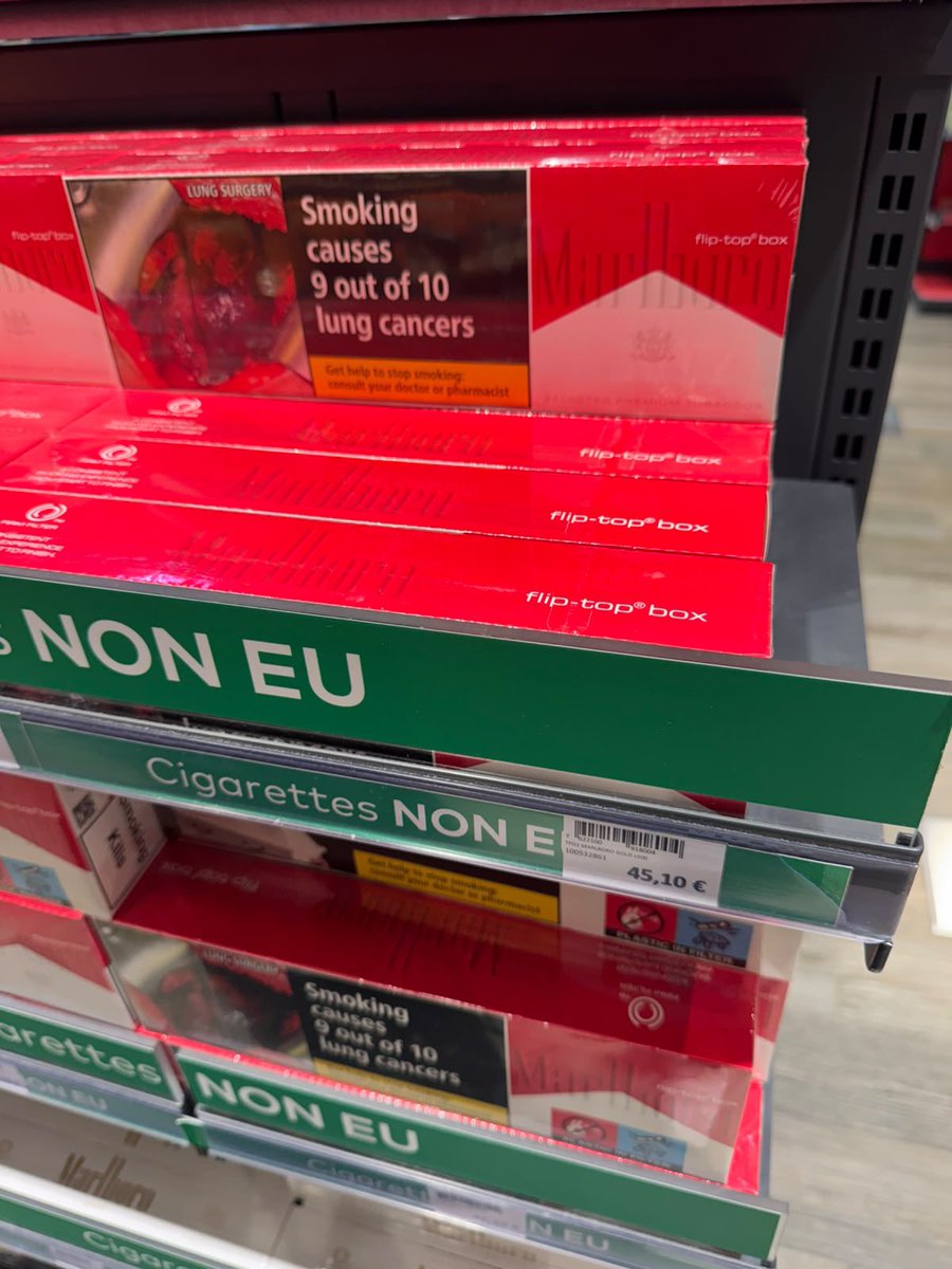 QBCCIntegrity's tweet photo. Tell me again the Australian Labor government isn’t racketeering and creating black markets @MurrayWatt 

Europe - 250/10 carton $70 (€45)
Australia - 200/10 carton $649

EU $0.28/smoke
AU $3.25/smoke

The Labor Government is extorting Australians. https://t.co/3DxxN847YS