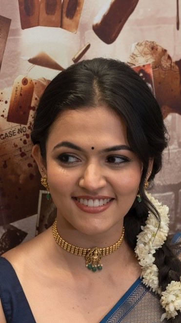 Glamreel's tweet photo. The gorgeous Aparna Das looks like an absolute dream in a beautiful outfit at the grand press meet of #VadhandhiSeason2! ✨💚
#Aparna #AparnaDas https://t.co/d97kXvzQhx