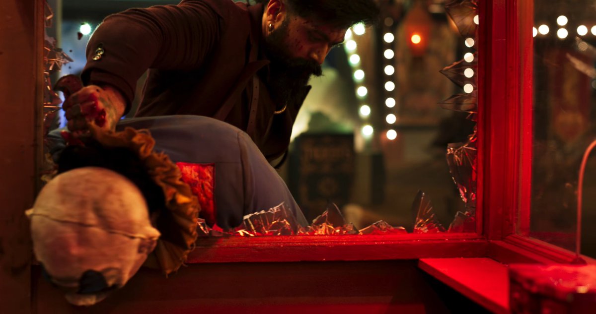 _MovieVerse's tweet photo. A new clip added to the #ToxicTeaser appears to be the scene that the CBFC reportedly asked to be removed 👀
Now, we're waiting to see the final censor cuts for #Toxic, it's going to be very interesting.
Waiting for #ToxicTrailer 📈 https://t.co/llK97Yt59z