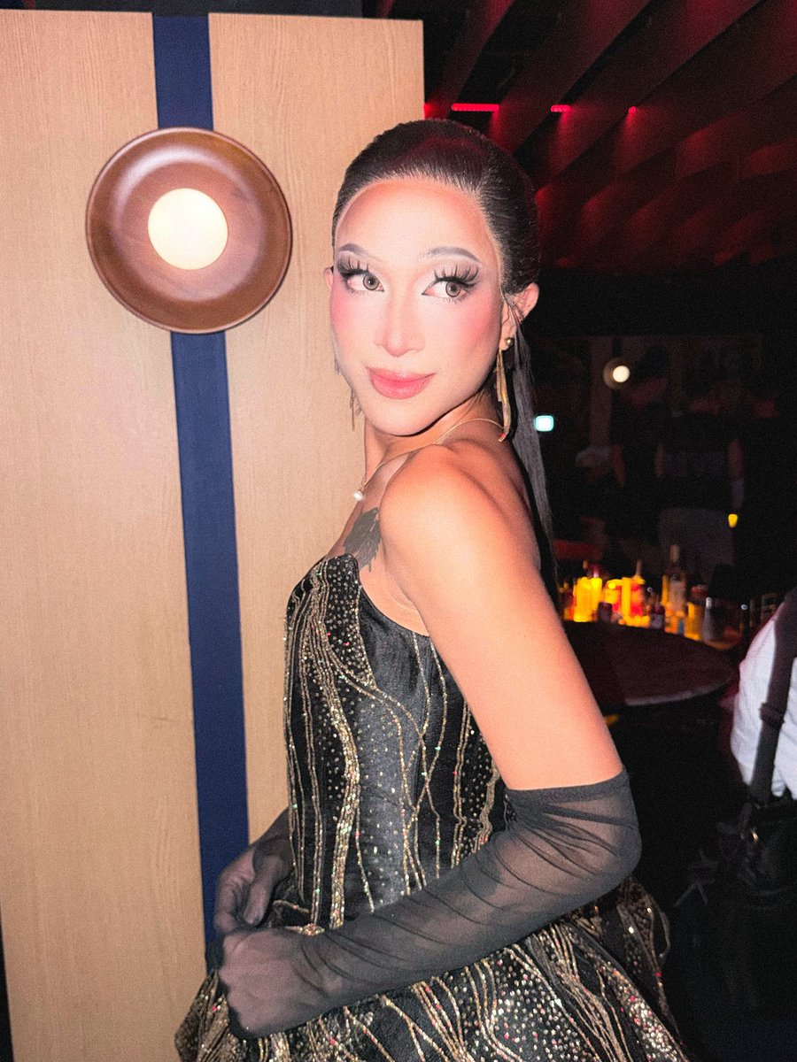 malayaugh's tweet photo. heels? tall
ego? small
malayaugh? grande

∞ ☼｡𖦹 ° . ⋆♡ https://t.co/6NyKRfJlO6