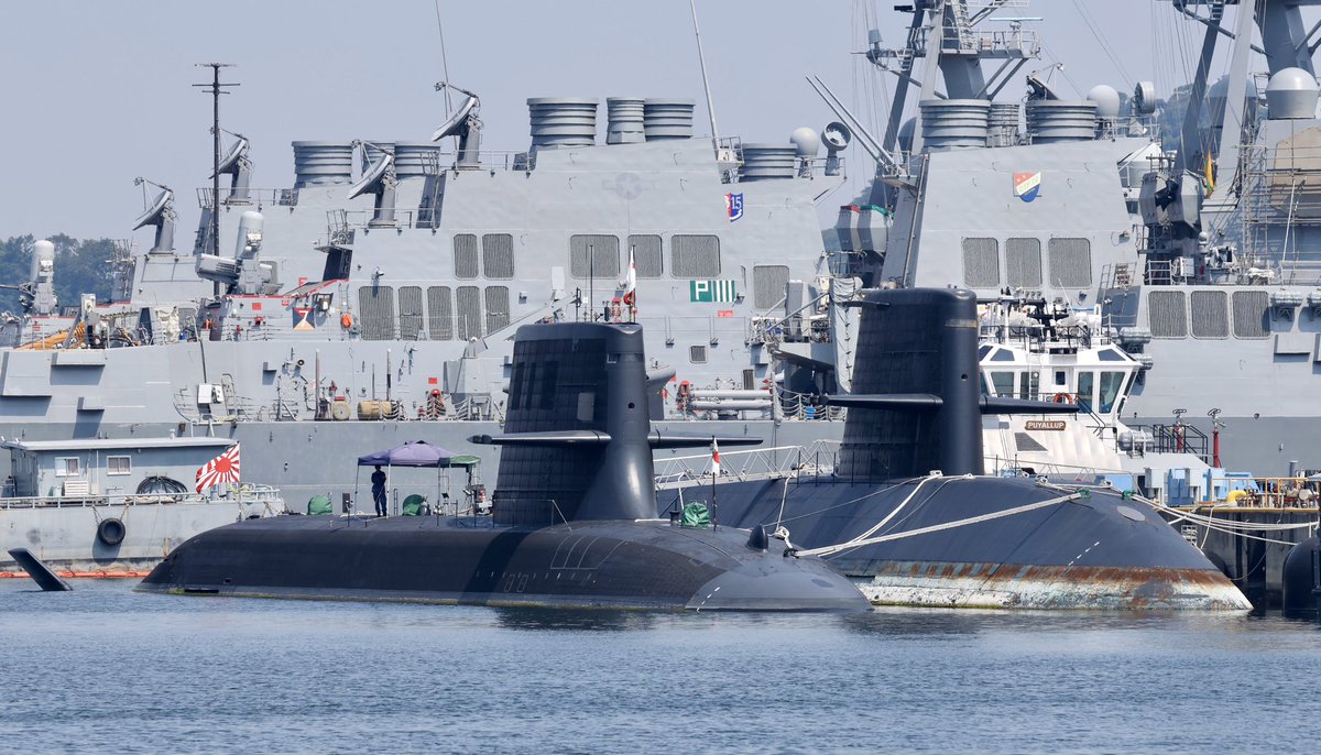 一回り大きな潜水艦がいると思ったら去年退役した艦だった(軍港巡りの