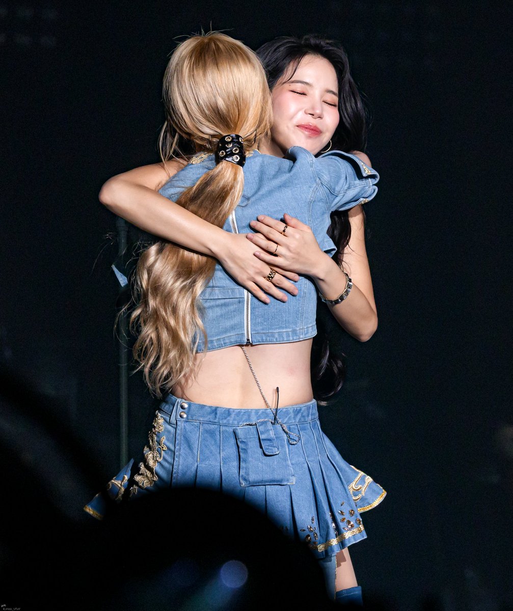 k_moo_star's tweet photo. [마마무🍀]                             
2026 마마무 WORLD TOUR [4WARD] IN SEOUL   

#마마무 #MAMAMOO 
#솔라 #Solar #문별 #MoonByul 
#휘인 #WheeIn #화사 #Hwasa https://t.co/zCeWykZaIG
