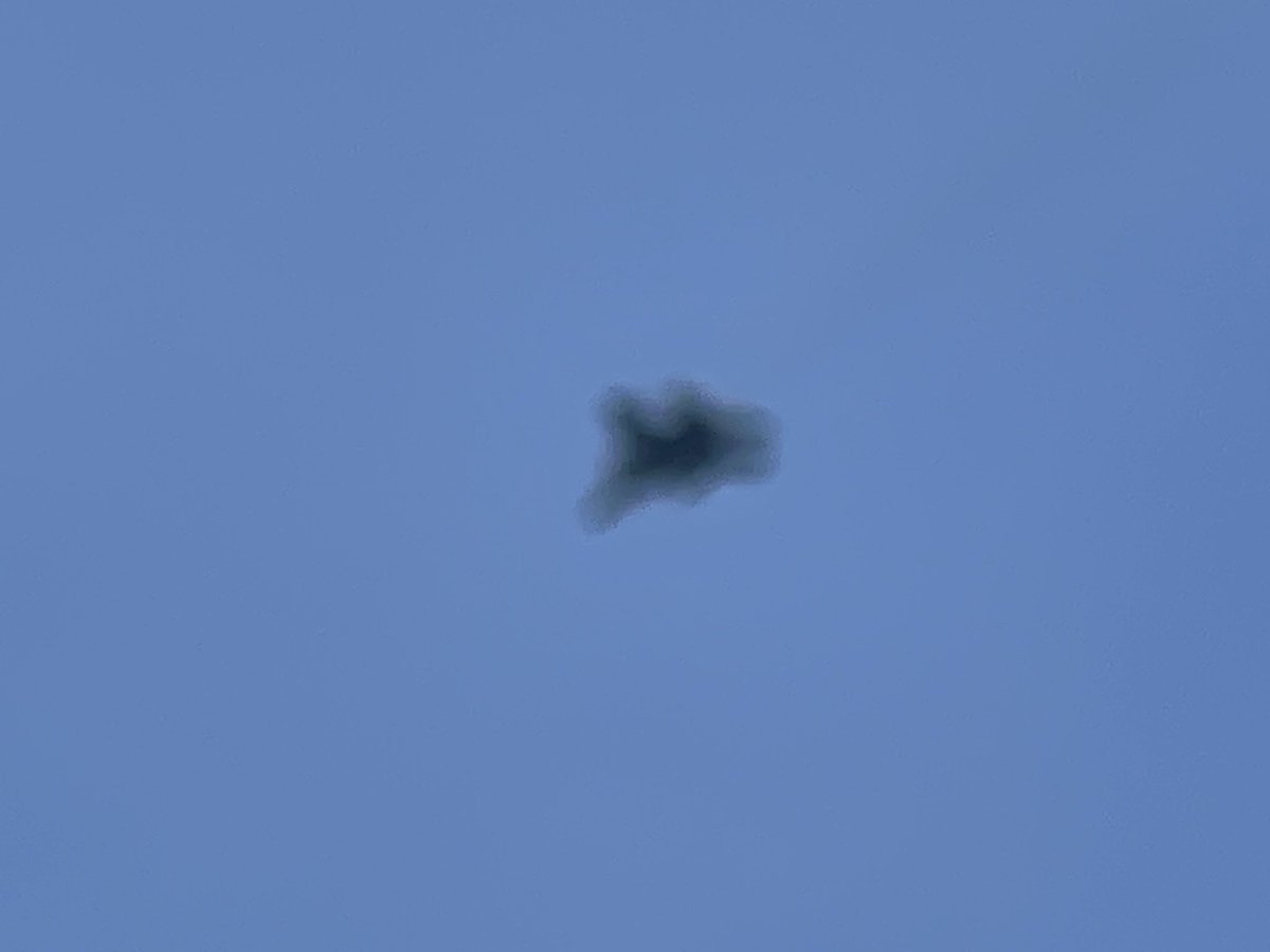 mmmkamikoh's tweet photo. とても暑かった清水マリンフェスタ。F2とF15みました！iPhoneで頑張るけども。最後の写真もピントがあってなくて逆にかっこいいけども^_^ https://t.co/oy7hOrTafN