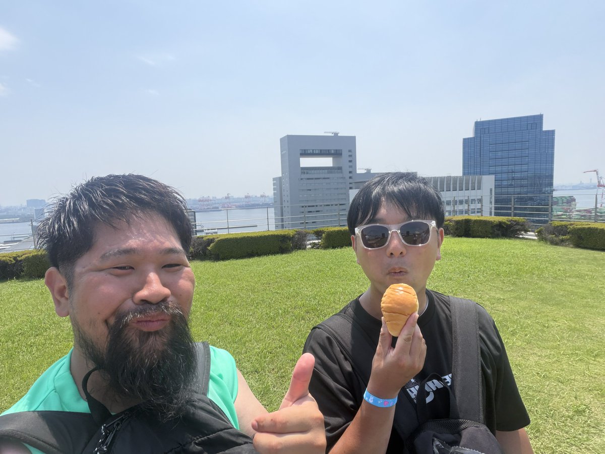 じーぼー「たかにゃん」 tweet media