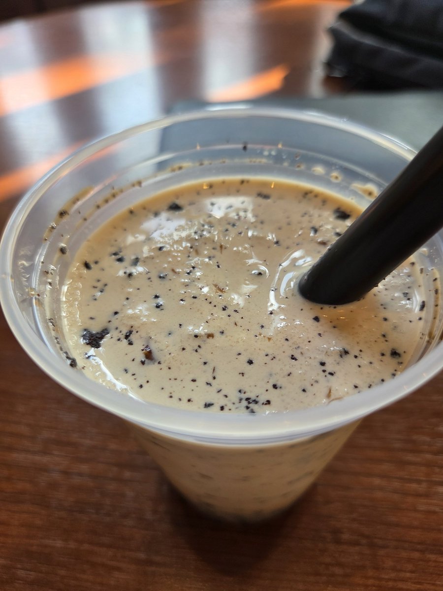 RYU_EVEL's tweet photo. コーヒーミルクスムージー😊 https://t.co/k5dx4y8StO