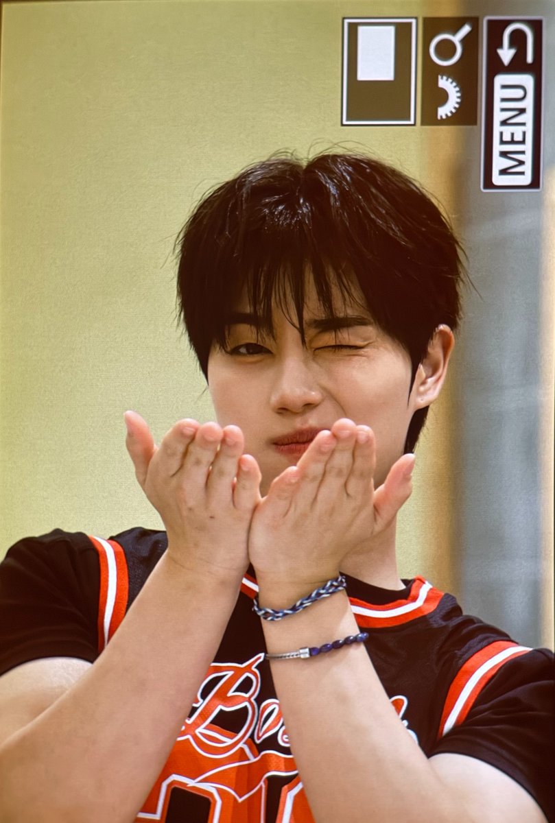 bluemoon_s2__'s tweet photo. 260731 🏀🖤

#디아즈 #DIAZ #SINWOO #신우 #シヌ
@diaz_ezent https://t.co/a3du2KXJVi