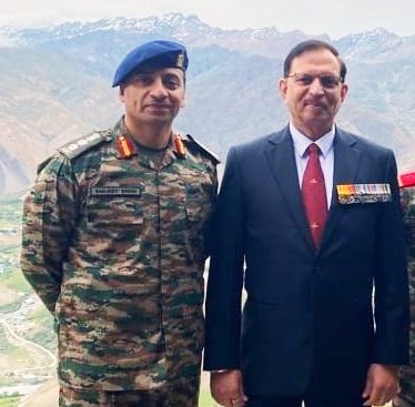 YkJoshi5's tweet photo. Happy Birthday "Jimmy" !!
Col Sanjeev Singh Jamwal, VrC !
Hero of the Kargil War !!
Oh Yah Yah Yah !!
Rembering the tough times we faced together !!
Jai Hind 🇮🇳 https://t.co/KhbybTJX7m