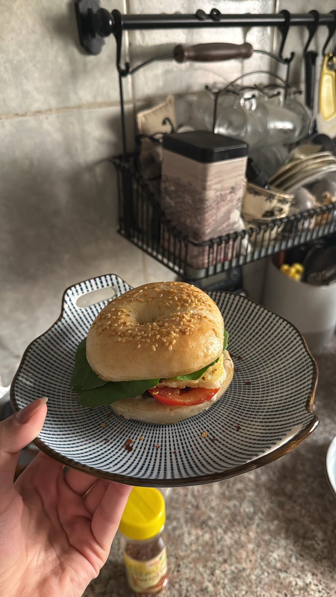 _olaa24's tweet photo. مقتطفات صباحيه ☀️🥯 https://t.co/MR2YTz4aBi