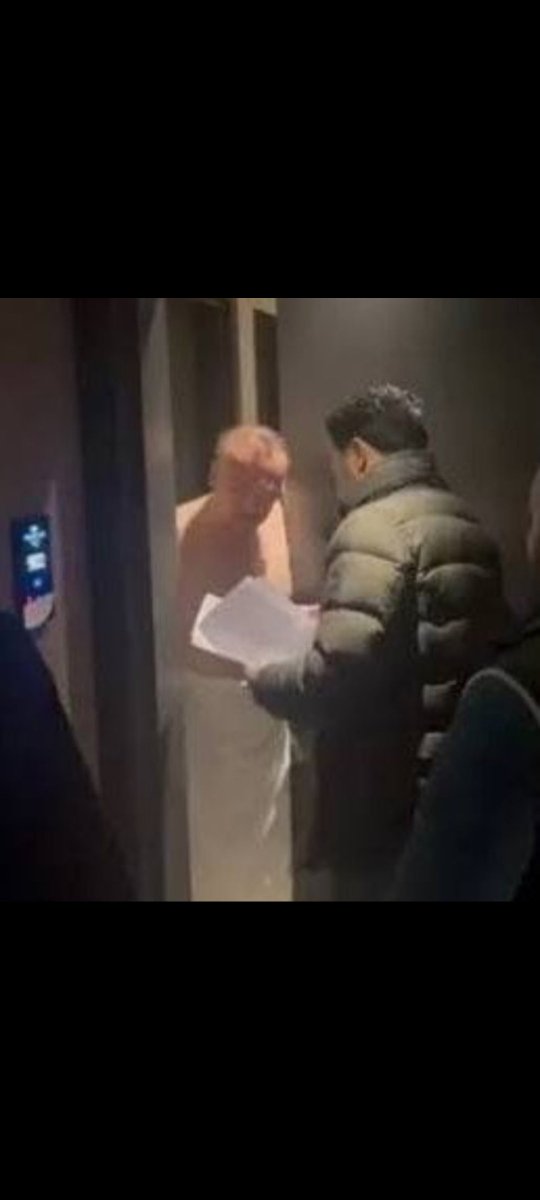 SeEr1421023's tweet photo. @ahcelik257778 Haklısın FETONUN kucağına oturan rüşvetçi sapık hırsızlar dururken akp ye oy verilirmi https://t.co/YFQGy5kgo1
