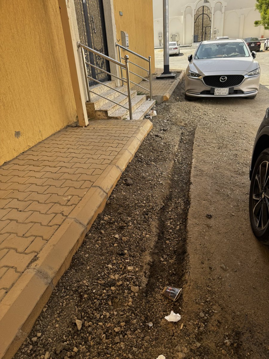 abuhrba's tweet photo. الم��اناة لا تنتهي مع شركات تاتي وتحفر وتترك المكان بأسواء حالته. 

رغم تقديمي بلاغين ولكن دون جدوى 
@Momah_SA 
@JeddahAmanah 
@balady_gov 

هل لديكم حل لعبث الشركات؟ https://t.co/1lid94ookF