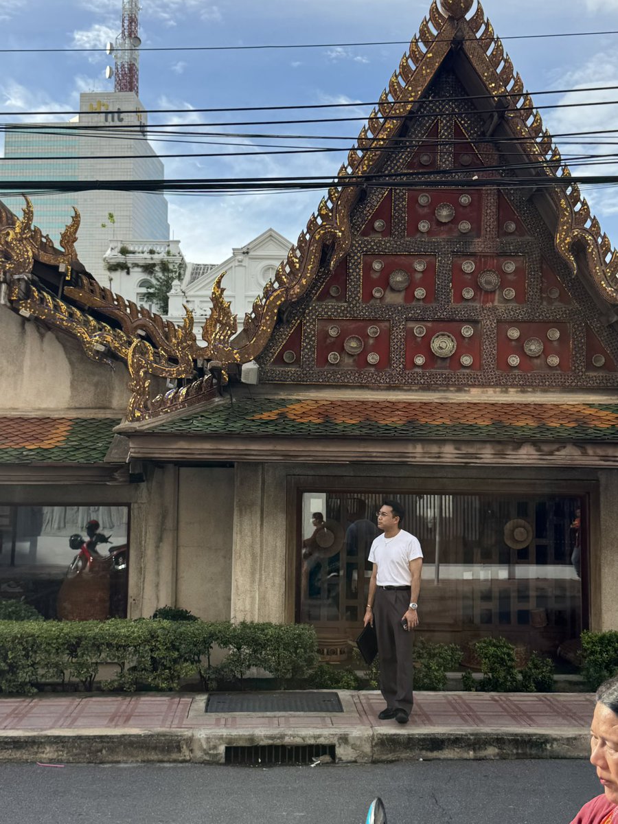 ununfah's tweet photo. วันก่อนพาเพื่อนไปซื้อแหวนที่ร้าน Lin Oriental แล้วเดินเล่นต่อมาหน่อย มี spots สวยๆให้ถ่ายรูปเพียบเลยนะแถวนี้ https://t.co/7aIrx5H6Lv