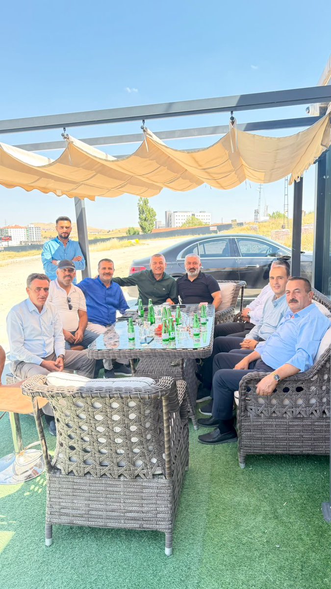 Fatih__Bildik's tweet photo. Bölge esnaflarımızdan Dinç Grup firma sahibi İhsan Dinç ağabeyimize, Altındağ Müteahitler Dernek Başkanı Erdal İpek ile ziyarette bulunduk.

Misafirperverliğinden dolayı teşekkür eder, hayırlı ve bereketli kazançlar dilerim.

#KalbimizAltındağ 

@akaltindag https://t.co/v7tcUBEvJy