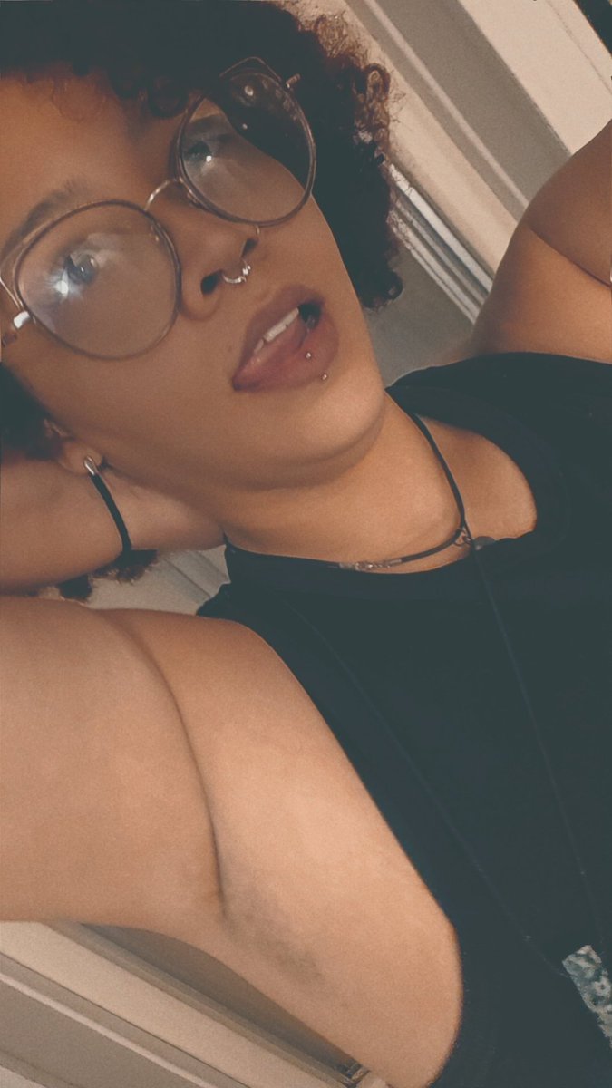 Findom_Demoness's tweet photo. I want you to beg.
Down on your knees, groveling for my attention, wallet ready. 
Thats how I like my pets. https://t.co/2nKuUzUKmU