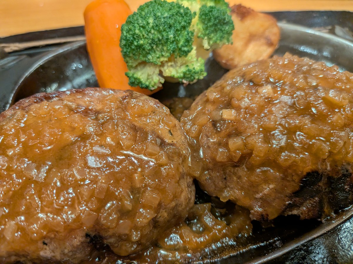3C_DPT's tweet photo. 沼津でさわやかのげんこつハンバーグを食べたよ。帰る。

……どうやって帰る？ 帰る。

箱根越えするのも久し振り気味でそこは少し楽しみ。 https://t.co/XQFUrfDypL