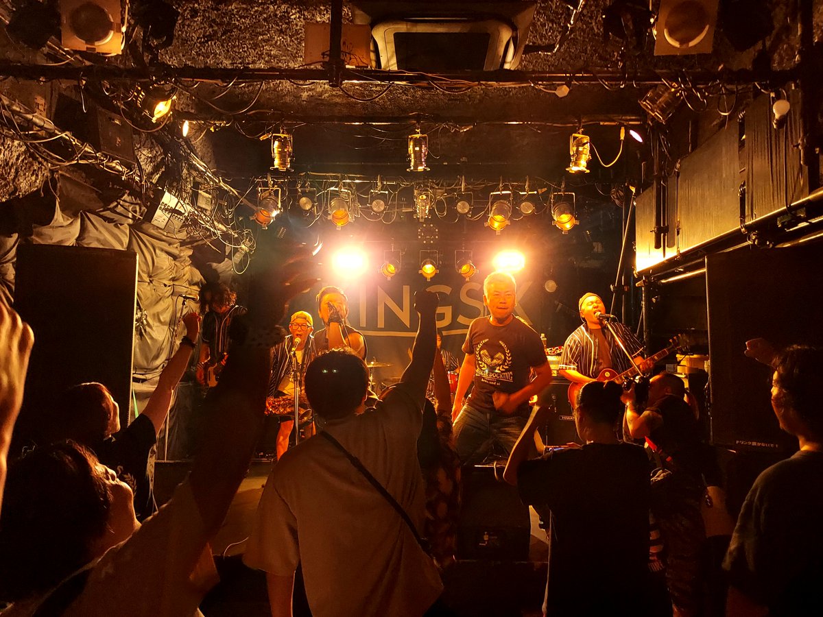 standagain325's tweet photo. 今夜キングスクロスに　段ボーラーを観るといつも自分が汚れてしまってると泣けるんよねほんまにピュアでええなって❗初BBBもよきでした　20年ぶり位に観たマッスルドッキングは、胸が熱くなり今宵酔っ払ってしまい後二バンド観れず第一旭で〆帰宅！よき夜よ今夜もありがとです https://t.co/xcLGJf899I