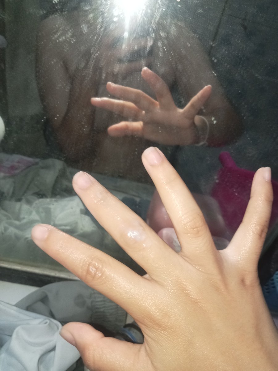 BB_blueice17's tweet photo. น้ำไรไม่รู้อ่ะ🤫😛  เลอะนิ้วเลยย😖 #เด็กน้อยๆ #สาวอวบนั้บ https://t.co/nCS5bHGhzu