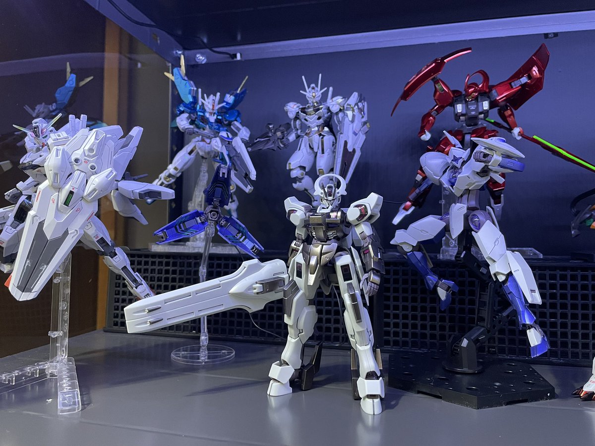 シュバルゼッテは仁王立ちでセンター獲得w 水星キットが1番揃ってる