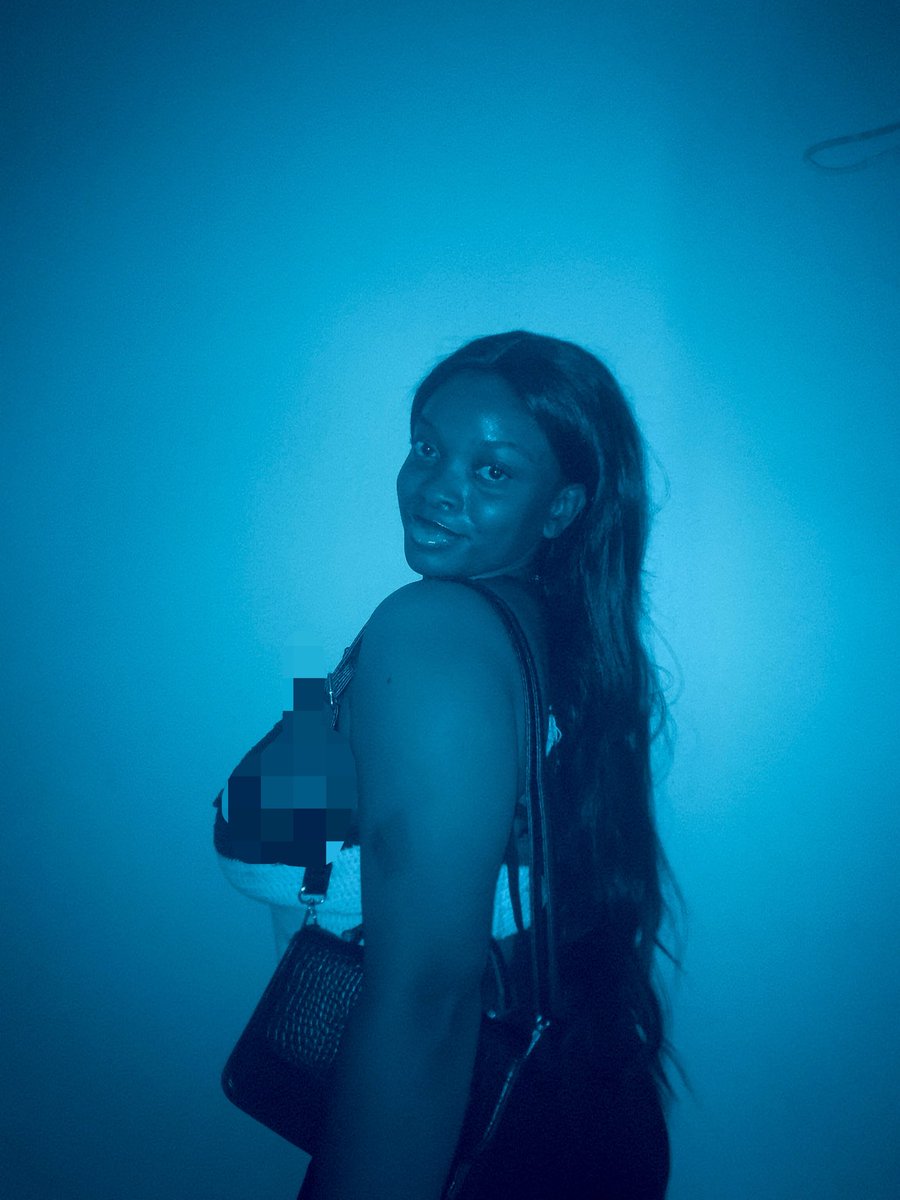 _y3maya's tweet photo. for more context, this was me in 200L at 17yrs old.
my elder brother tried as much as possible to move with me me anytime i was to leave the hostel because no matter how many times i said my age to men, it felt like an attempt to just push them away. 
lol, my mum had to come to jigawa for my registration because they said i was lying about my age
