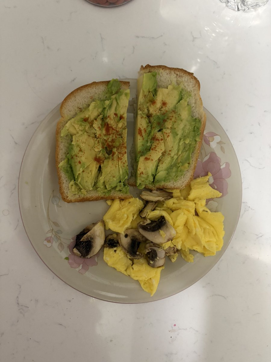 fittiffxo's tweet photo. not so aesthetic breaky today, 245 cal ╰(*´︶`*)╯♡ https://t.co/Hk5UfePvDB