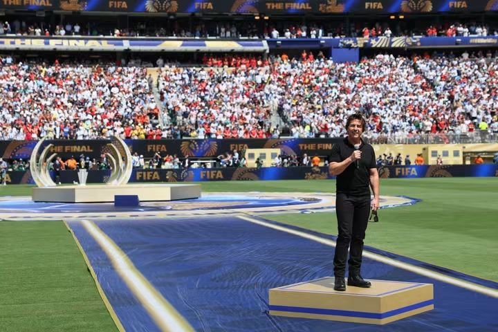 sirenavpkx's tweet photo. Tom Cruise speaks before the FIFA World Cup 2026 Final match between Spain and Argentina. 📷 https://t.co/Bc7MycxSKh