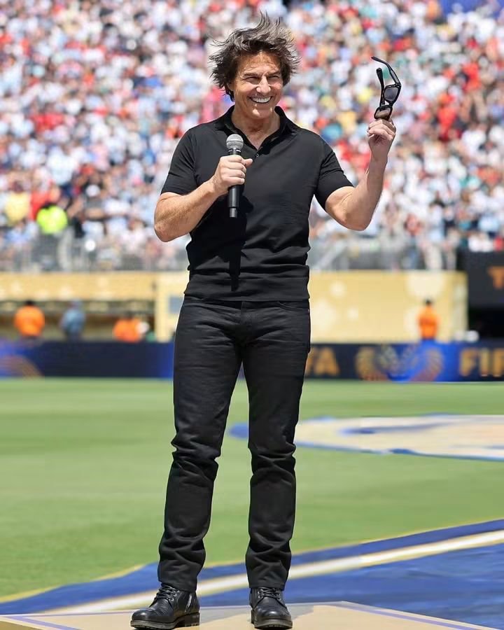 sirenavpkx's tweet photo. Tom Cruise speaks before the FIFA World Cup 2026 Final match between Spain and Argentina. 📷 https://t.co/Bc7MycxSKh