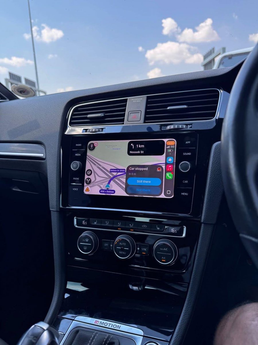 Shikonekeni_'s tweet photo. Despite me hating on this useless cars, i still drive them https://t.co/PypfaGa1or
