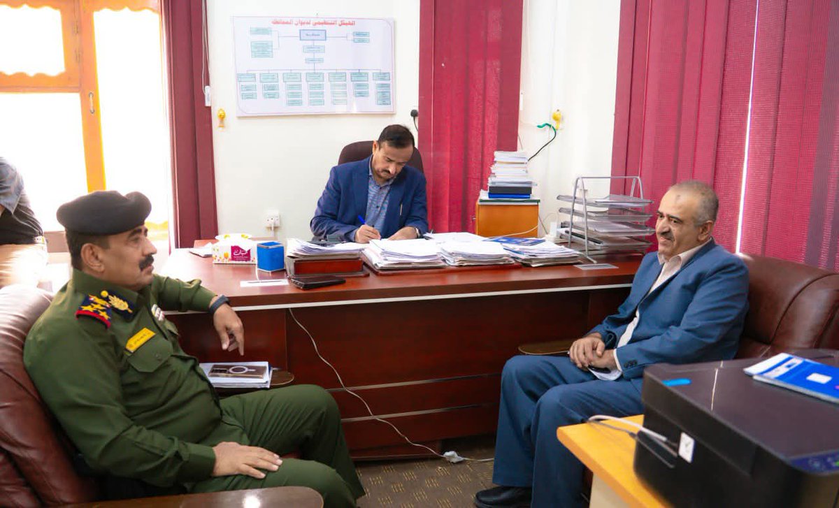 South24_net's tweet photo. #شبوة |
المحافظ بن الوزير يبحث مع النيابة والشرطة تعزيز التنسيق وترسيخ سيادة القانون
 #south24 https://t.co/aVBxkaAadv