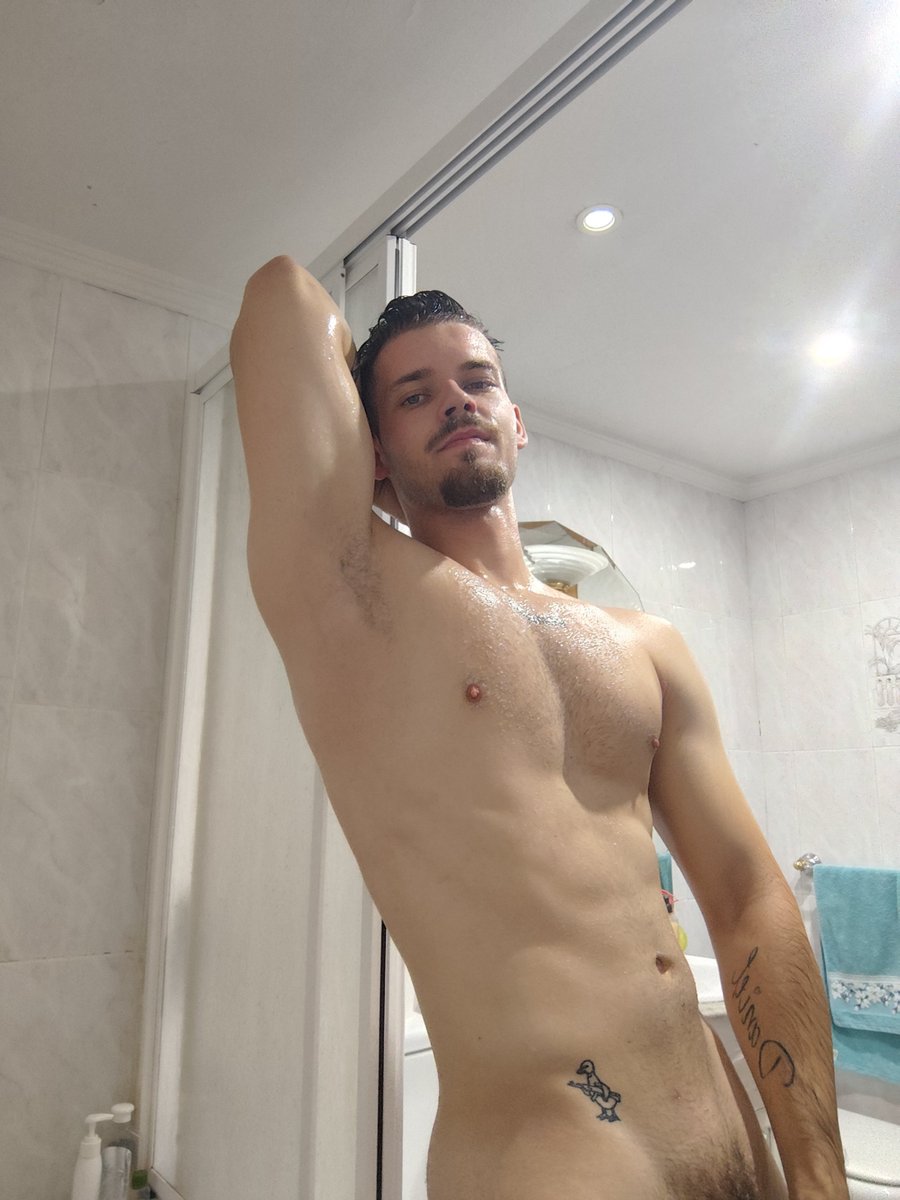donlos__222's tweet photo. Siempre tan mojadito...💦💦💦 https://t.co/ex7e0meHzh