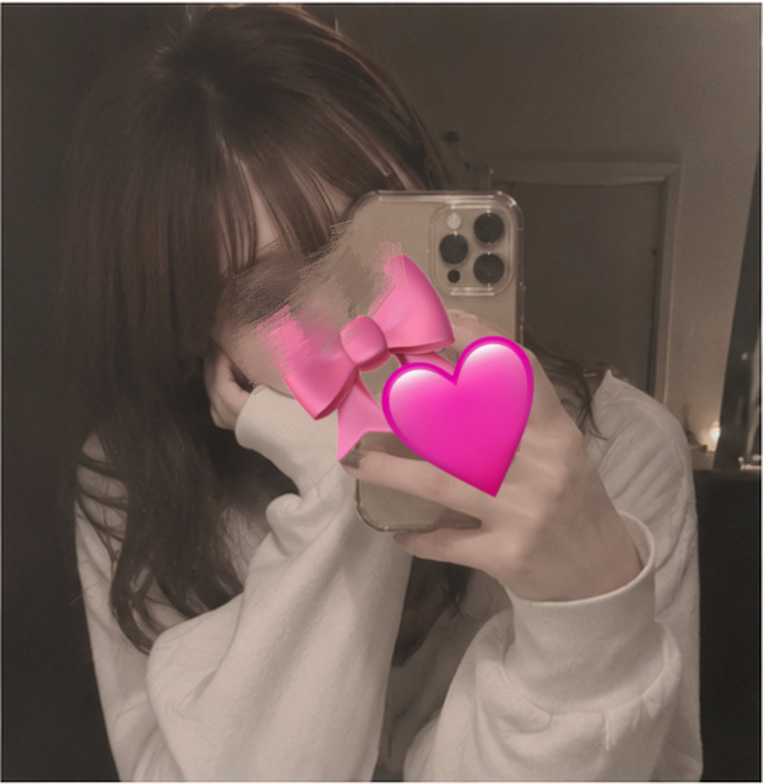りさ tweet media
